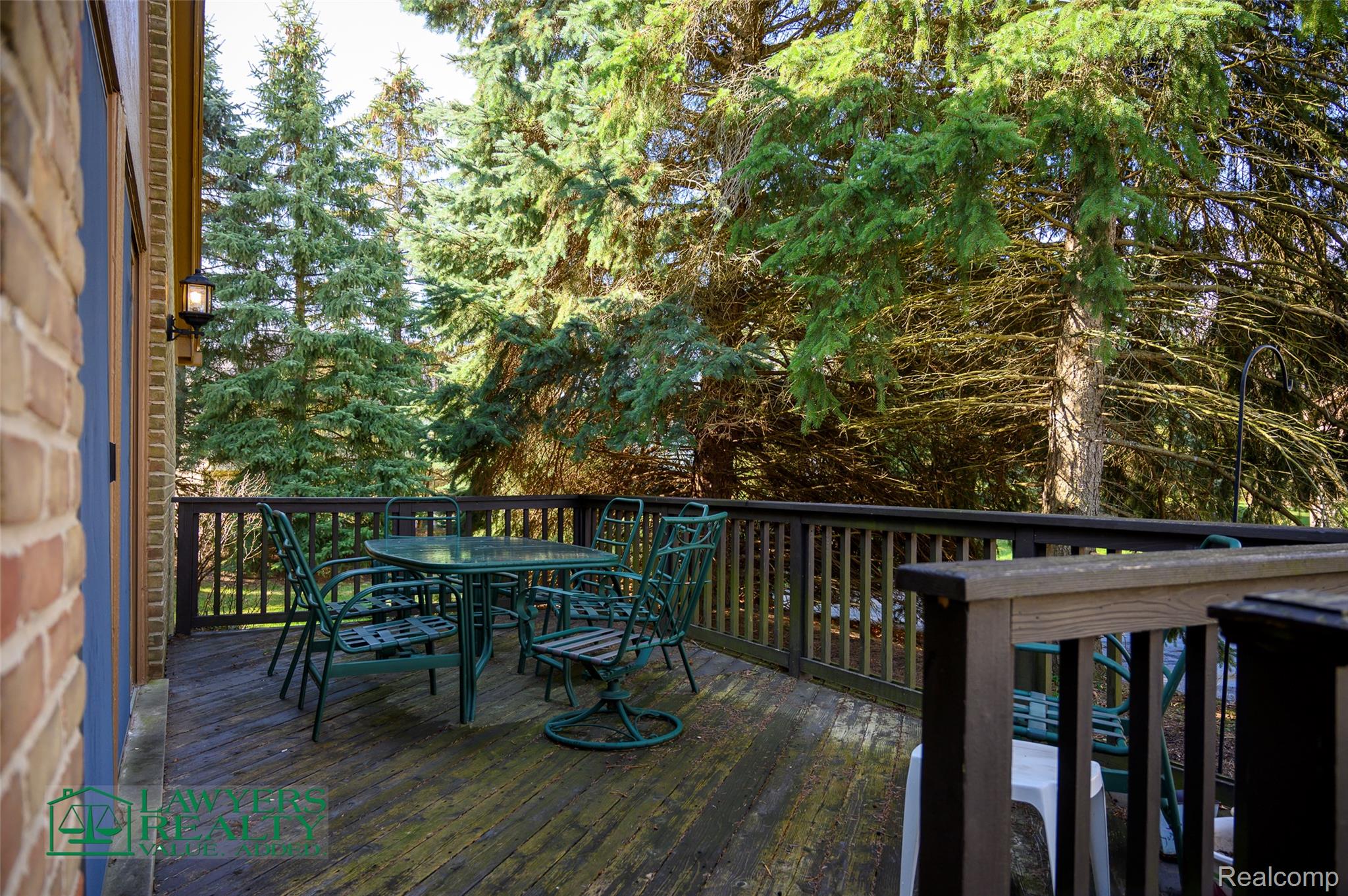 2122 London Bridge Drive