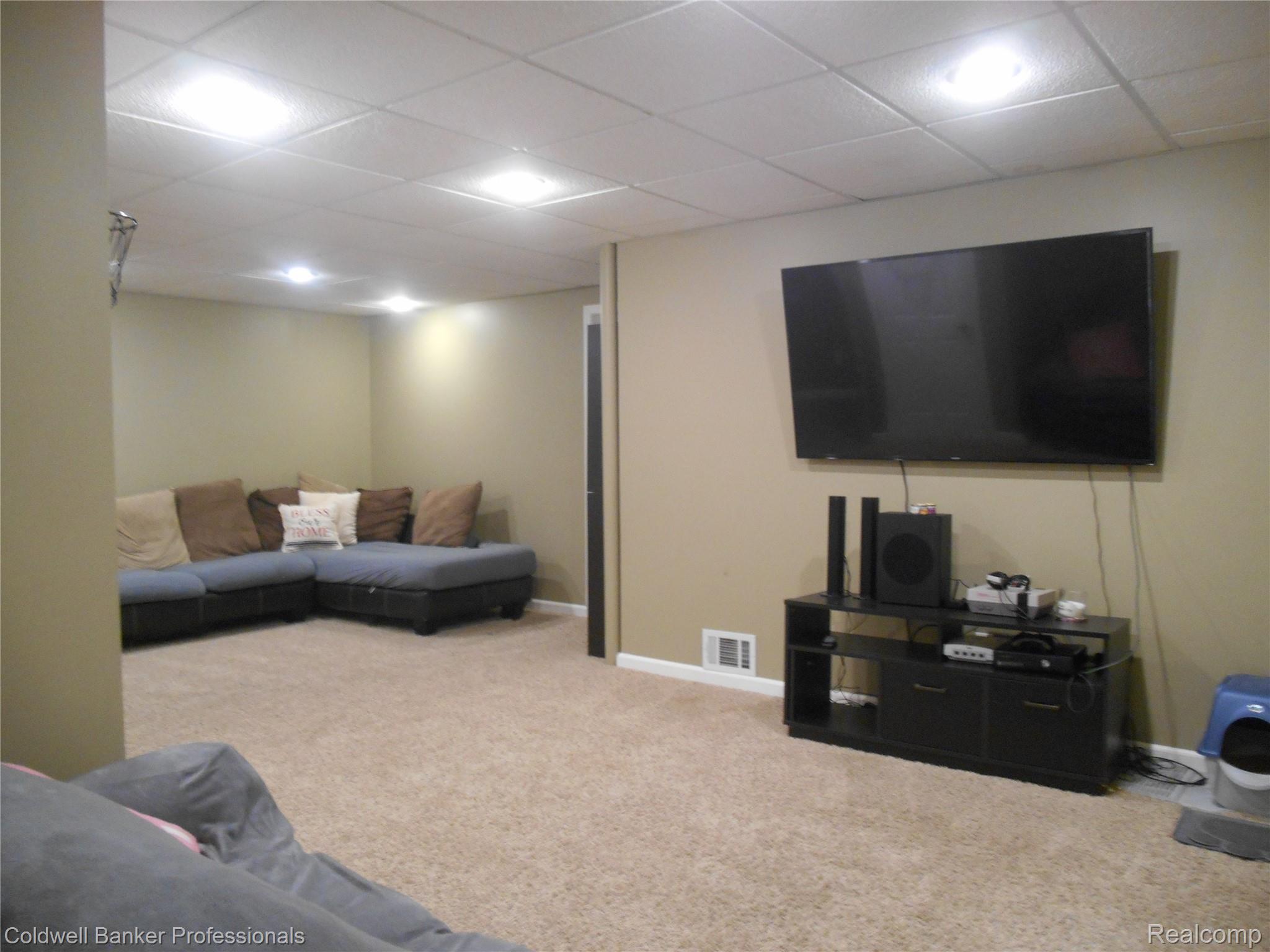 2704 Genny Ridge Drive