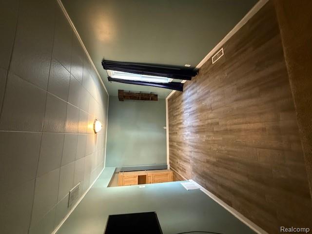 621 S Port Crescent Street