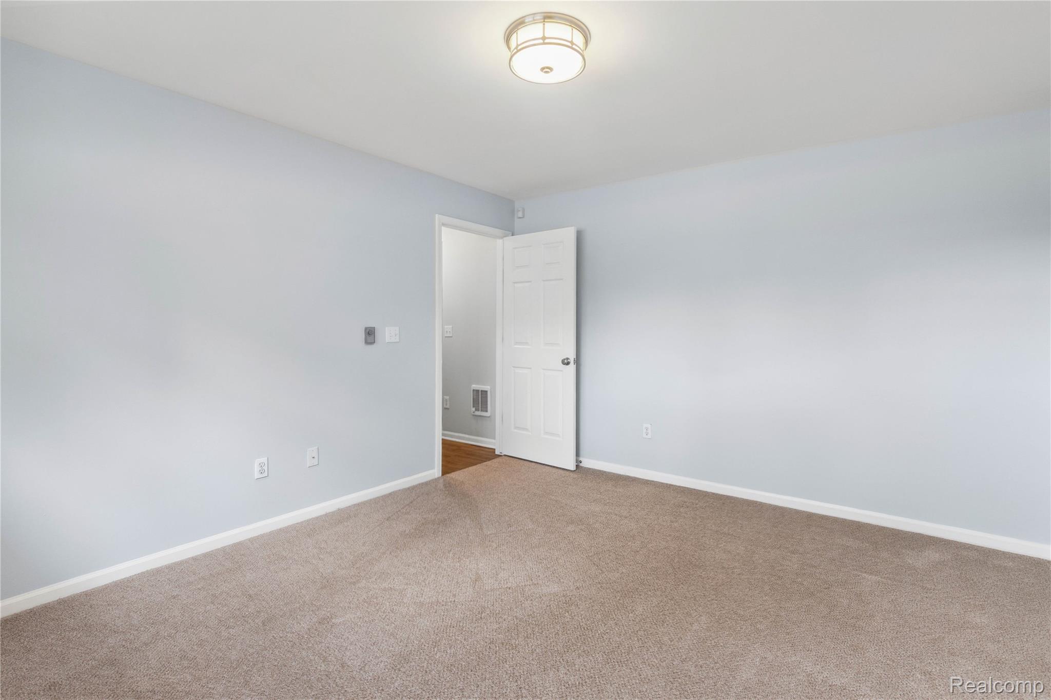 Detroit City, Michigan 48202, United States, 3 Bedrooms Bedrooms, ,3 BathroomsBathrooms,Residential,Active,154448