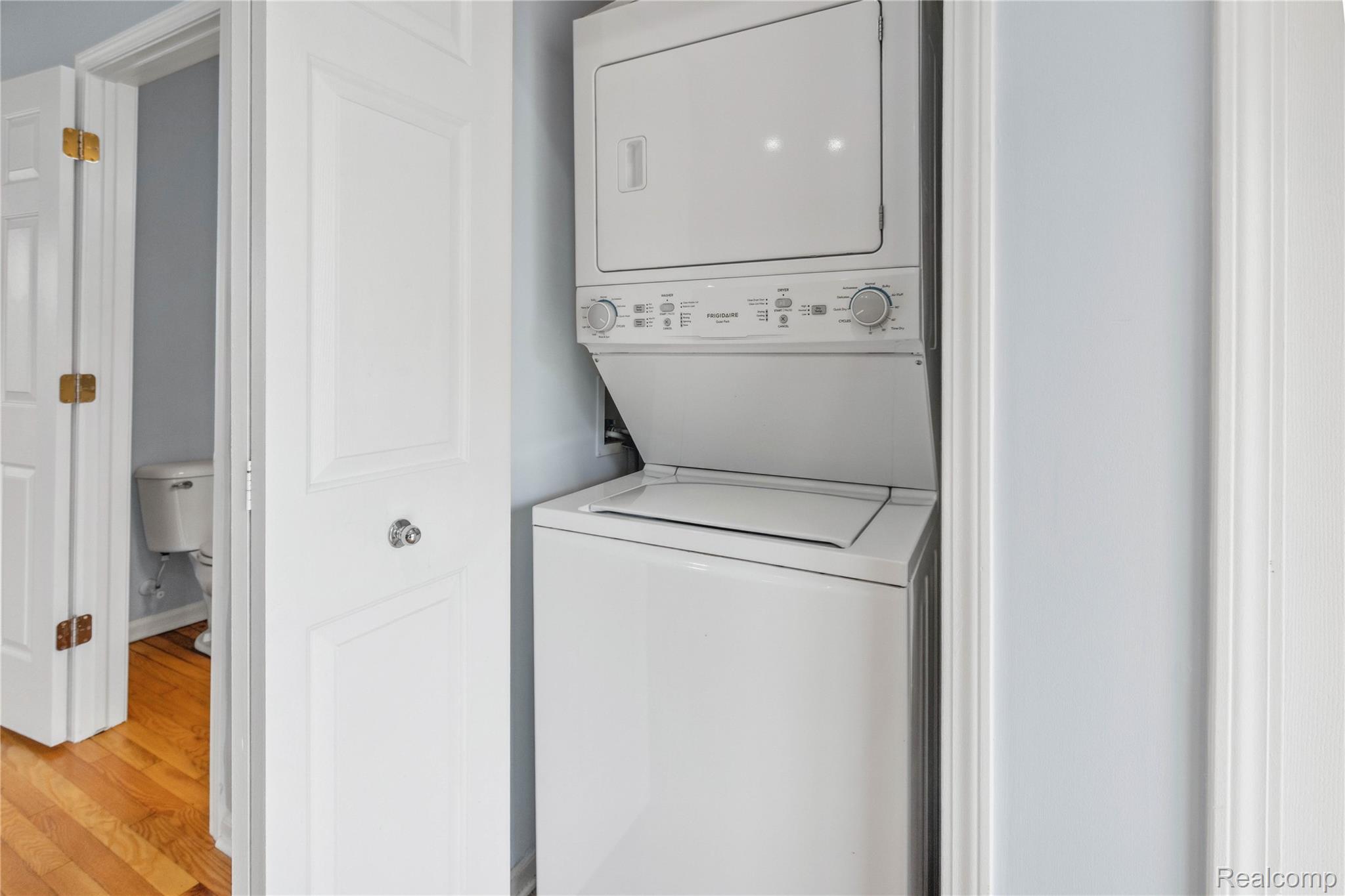 Detroit City, Michigan 48202, United States, 3 Bedrooms Bedrooms, ,3 BathroomsBathrooms,Residential,Active,154448