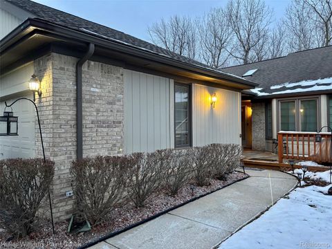 33890 Oakwood Drive Sterling Heights City MI 48312