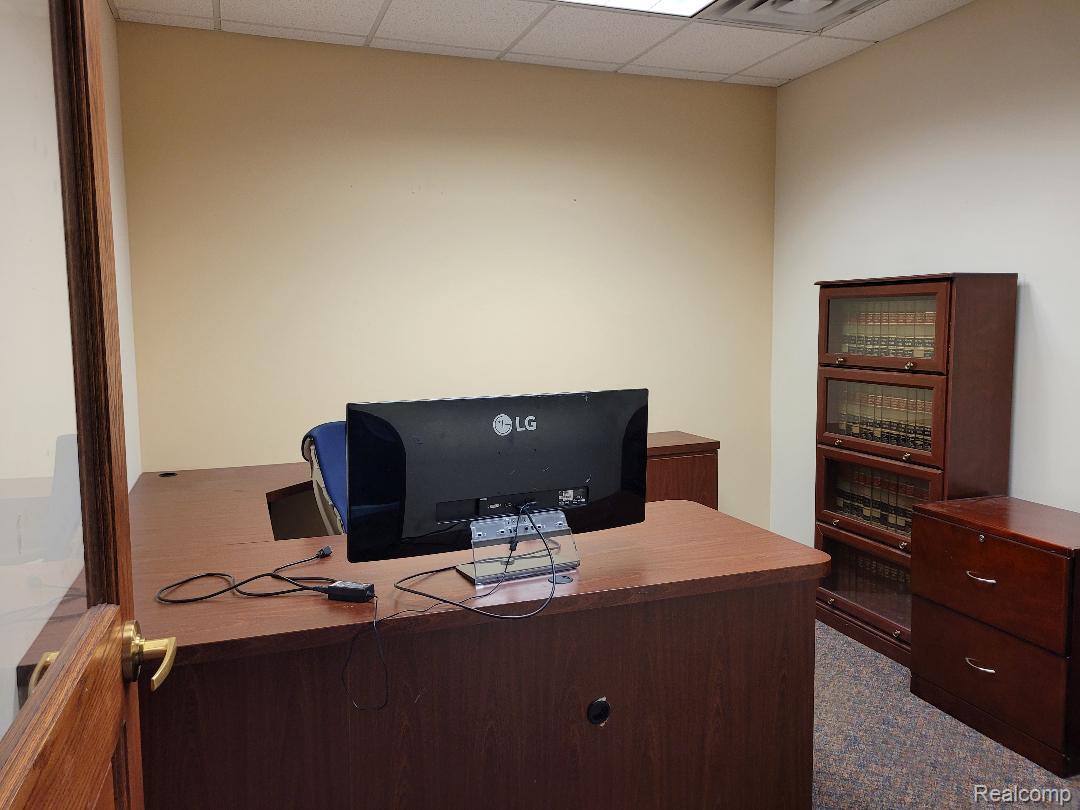 400 S BROADWAY Street