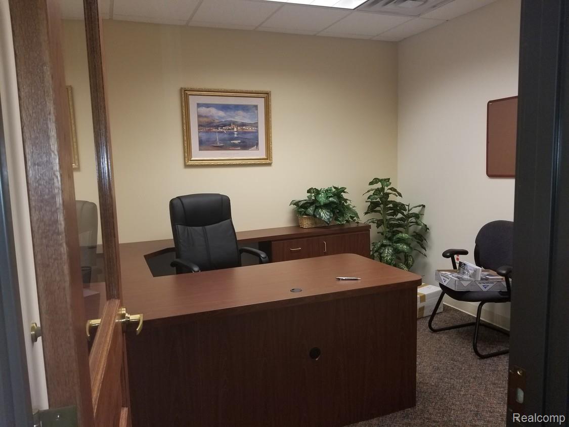 400 S BROADWAY Street