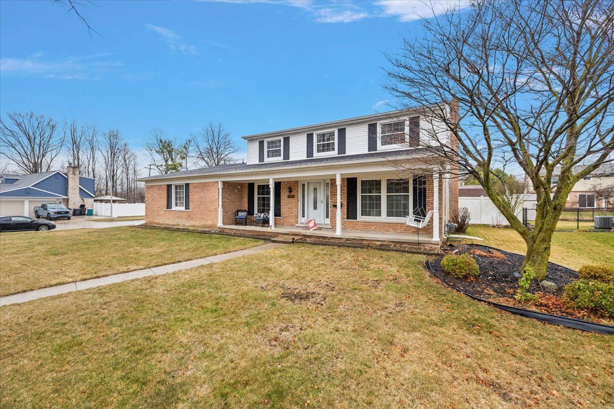 16159 EDGEWOOD Drive