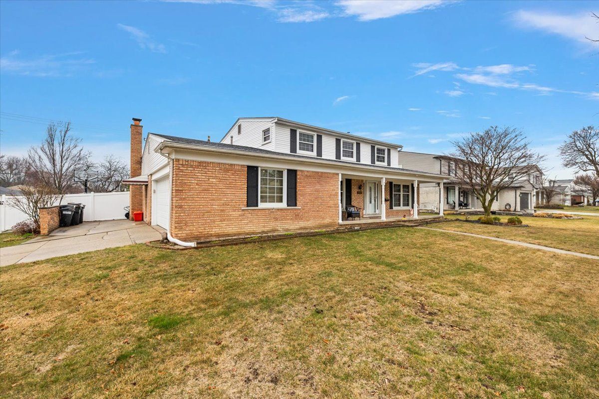 16159 EDGEWOOD Drive