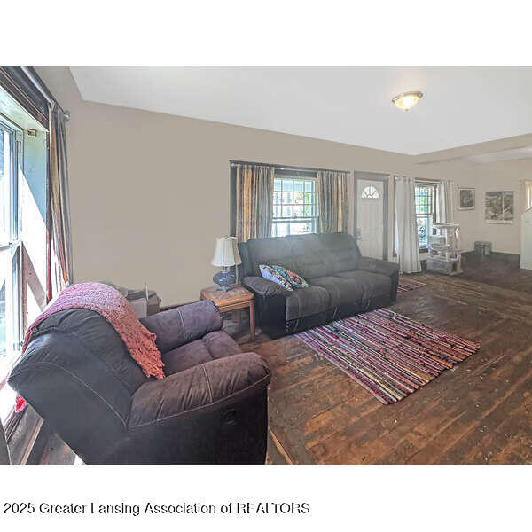1413 Carl Breeding Way