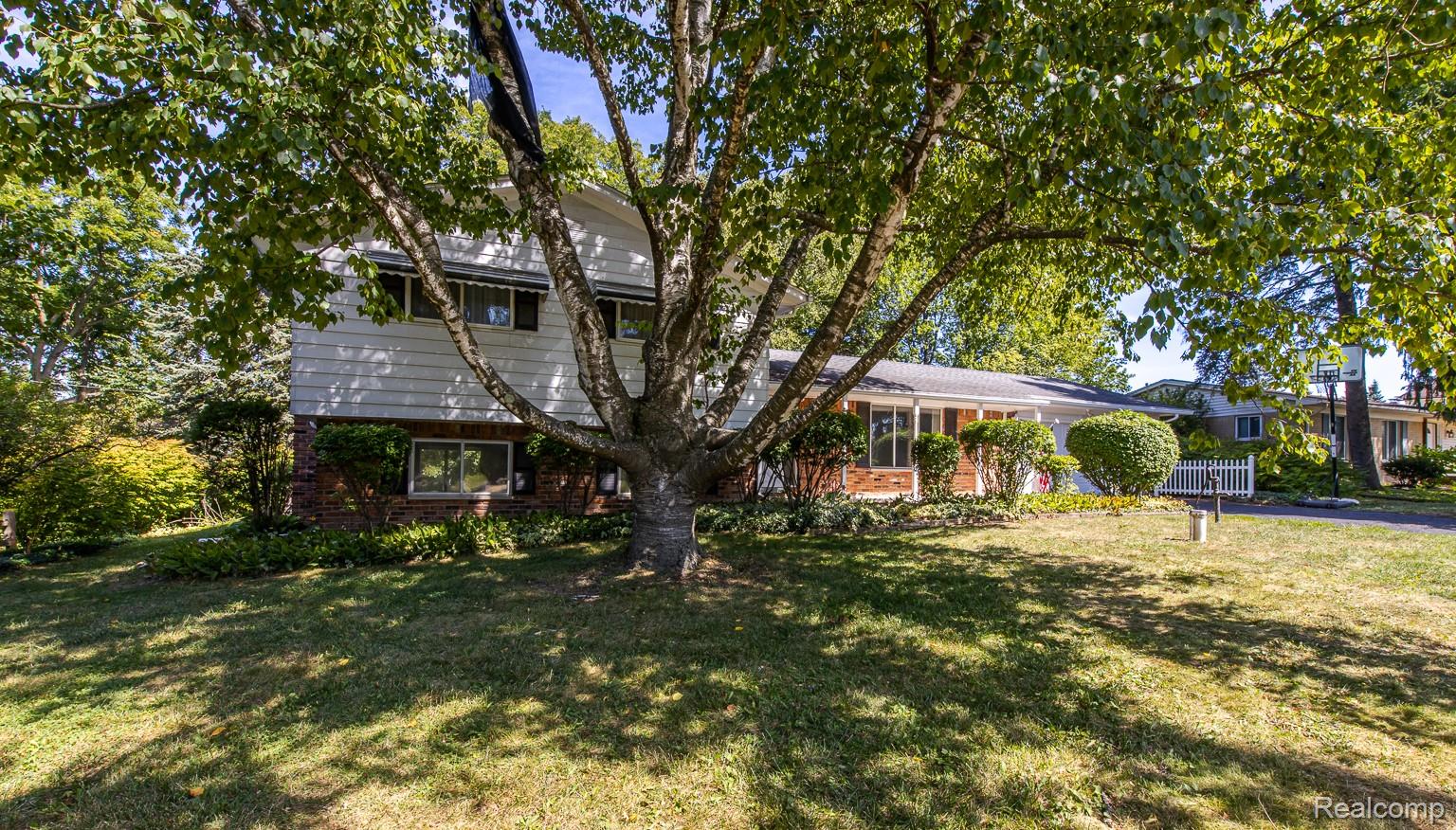 8410 Elizabeth Lake Road