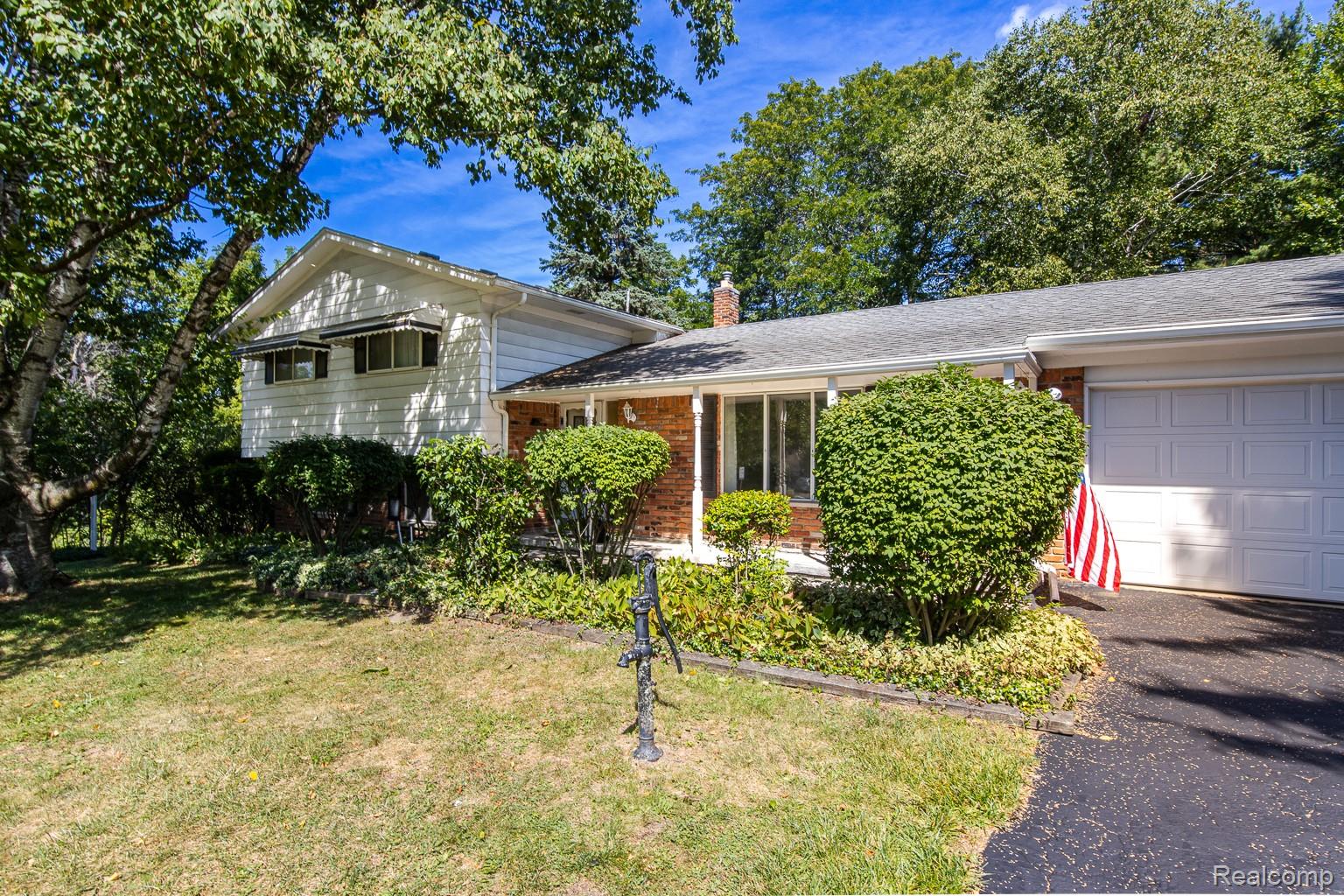 8410 Elizabeth Lake Road