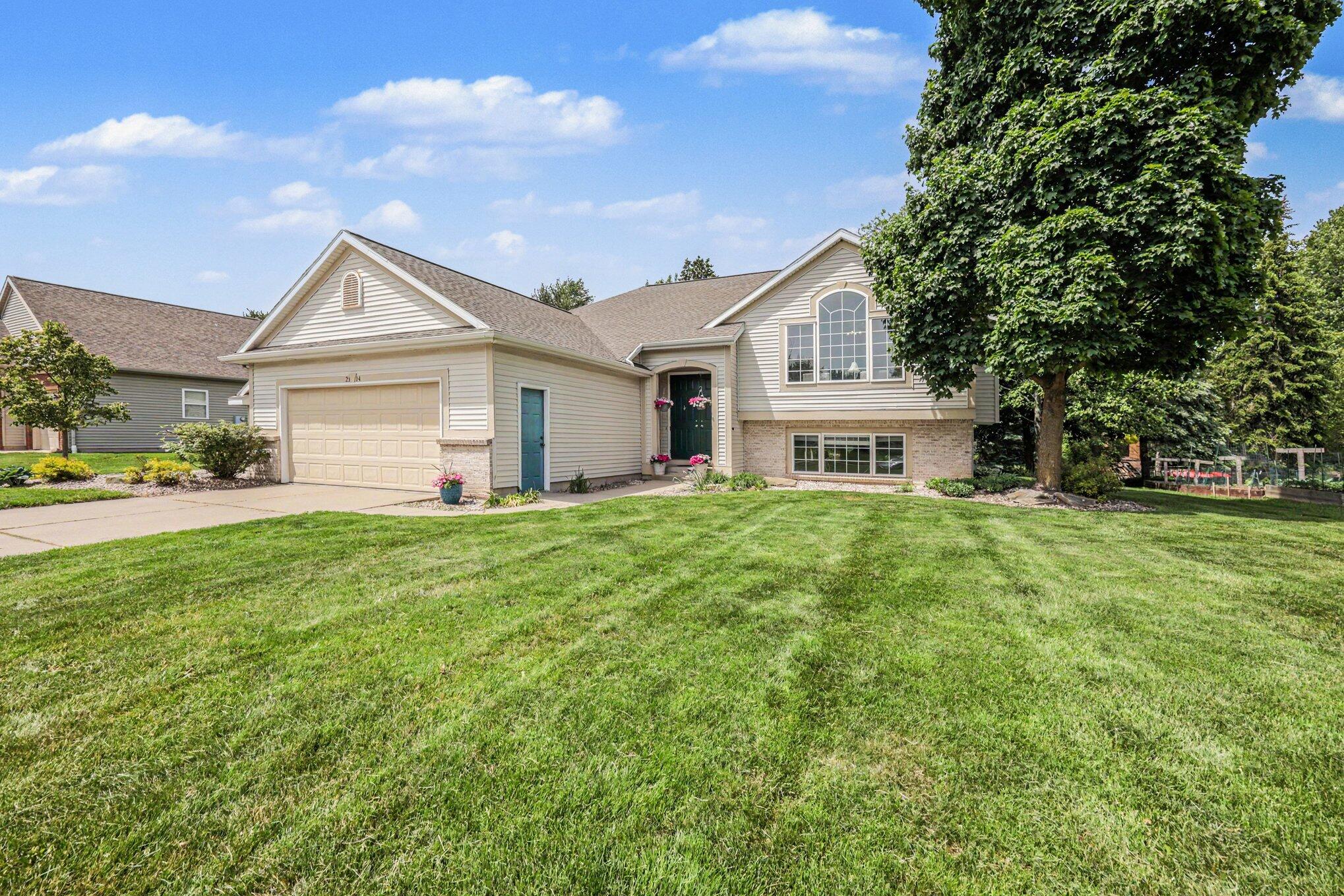 2114 Arbor Court