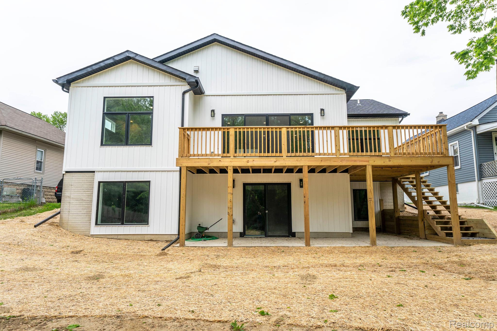26015 E HURON RIVER Drive