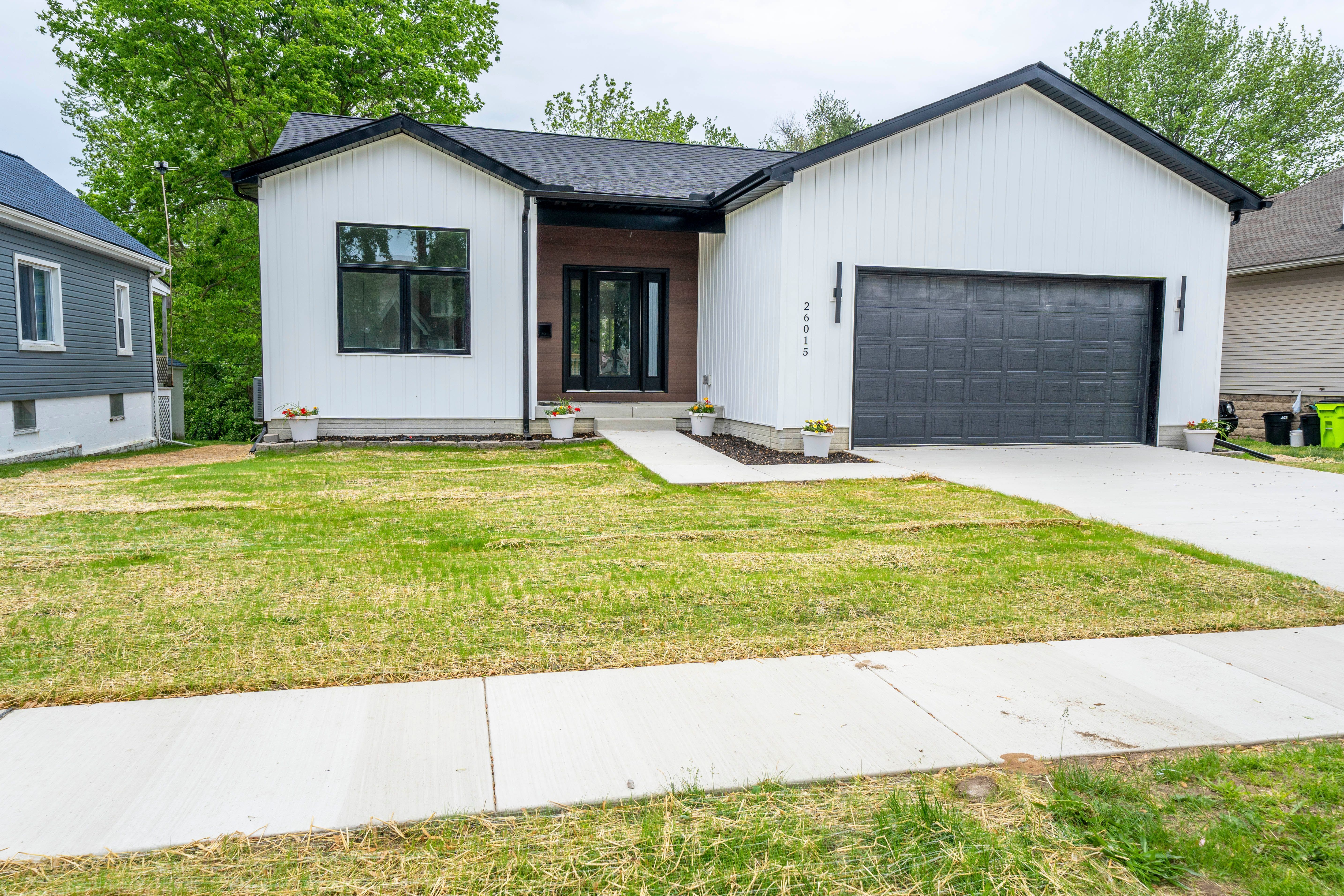 26015 E HURON RIVER Drive