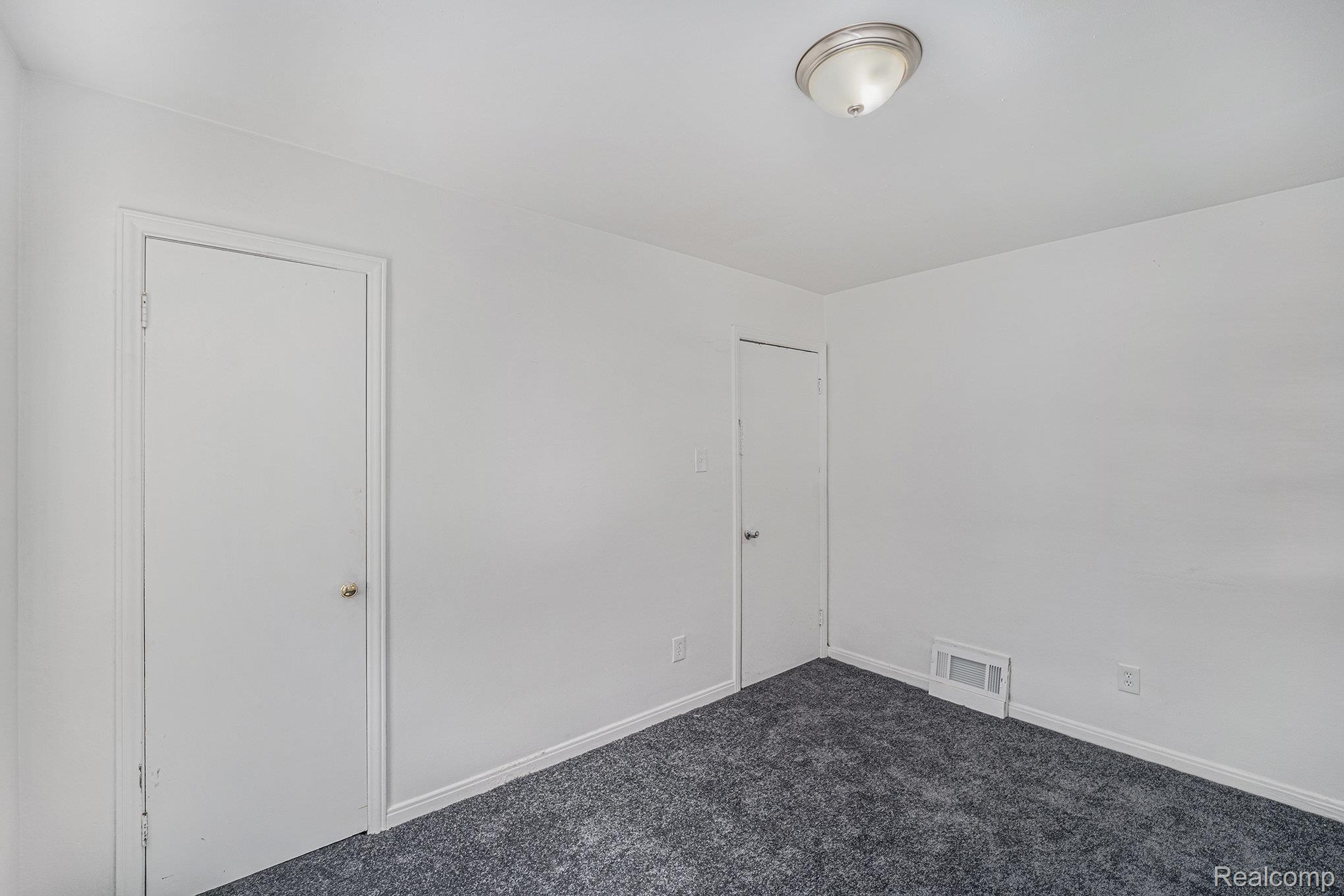 Detroit City, Michigan 48219, United States, 2 Bedrooms Bedrooms, ,1 BathroomBathrooms,Residential,Pending,192655