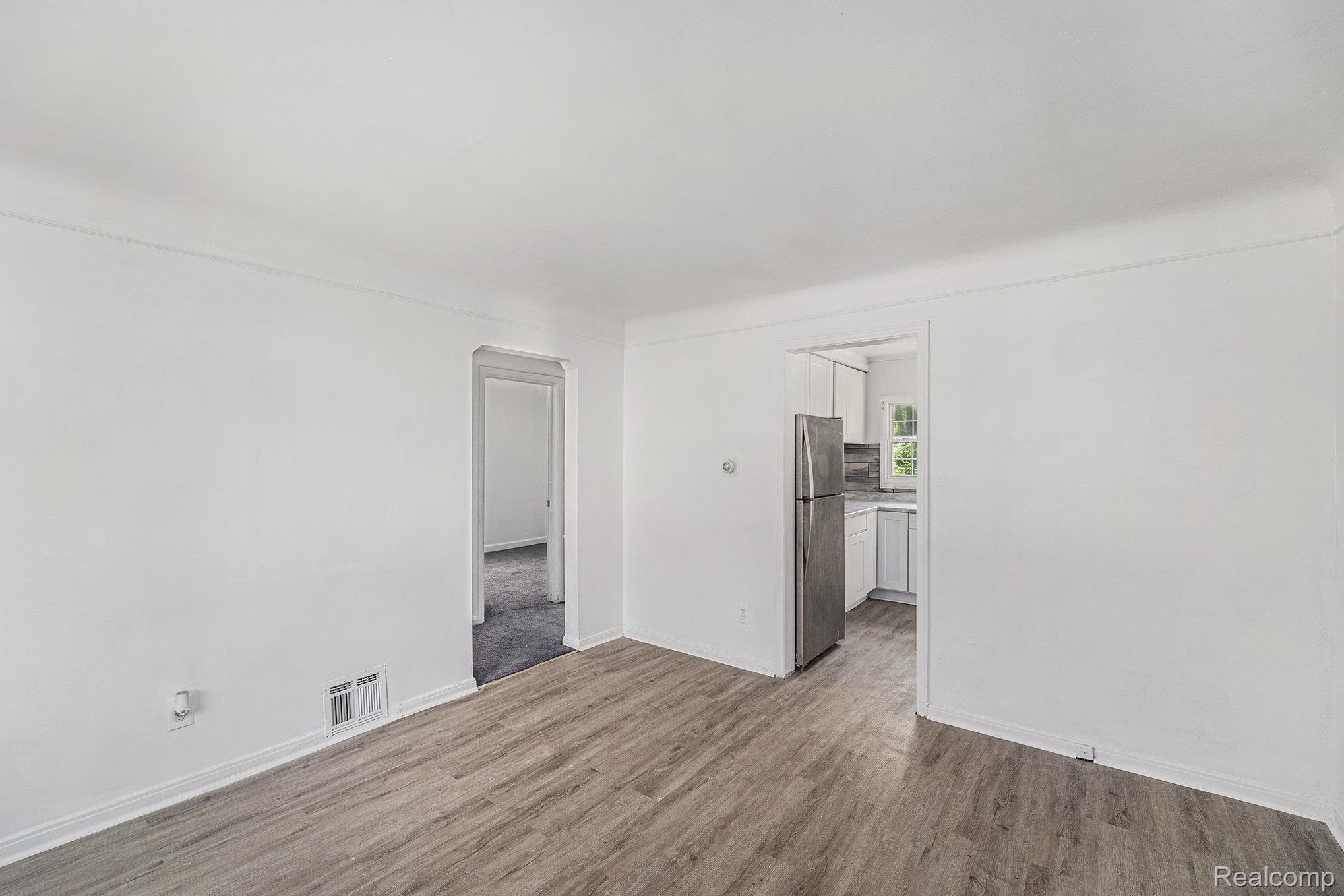 Detroit City, Michigan 48219, United States, 2 Bedrooms Bedrooms, ,1 BathroomBathrooms,Residential,Pending,192655