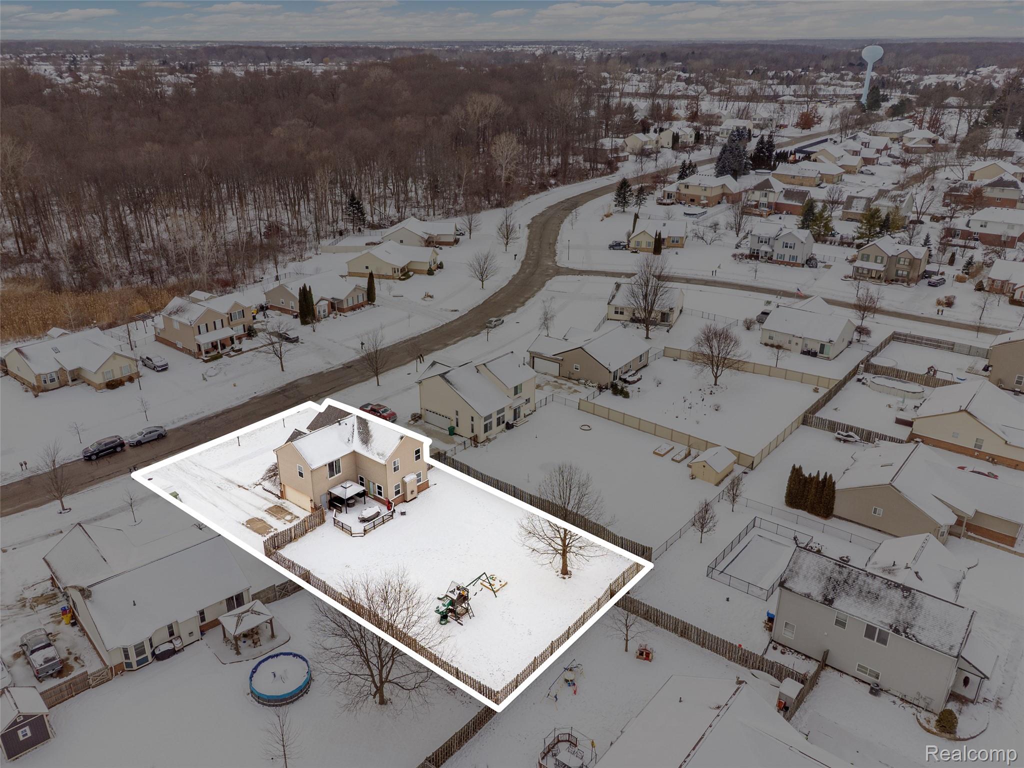 52400 Huntley Avenue