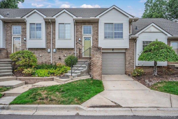 30881 LEE FRANK LN, MADISON HEIGHTS, MI 48071 - Image ebf4cdad5720af3468bf9a9b63de899b/254485256