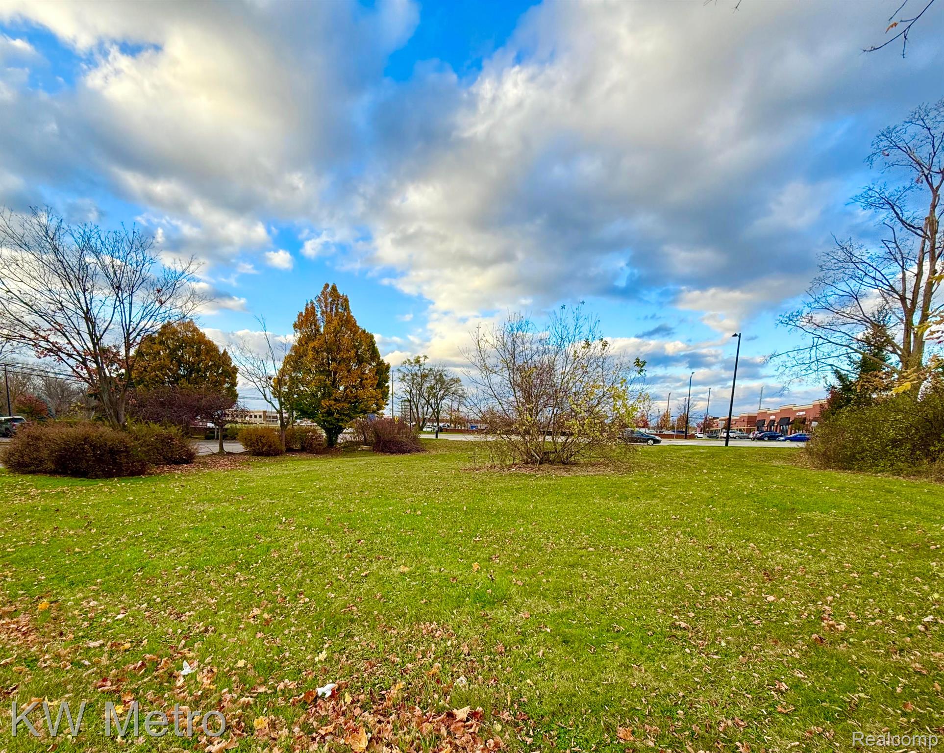 Lot 12,13 Novi Rd