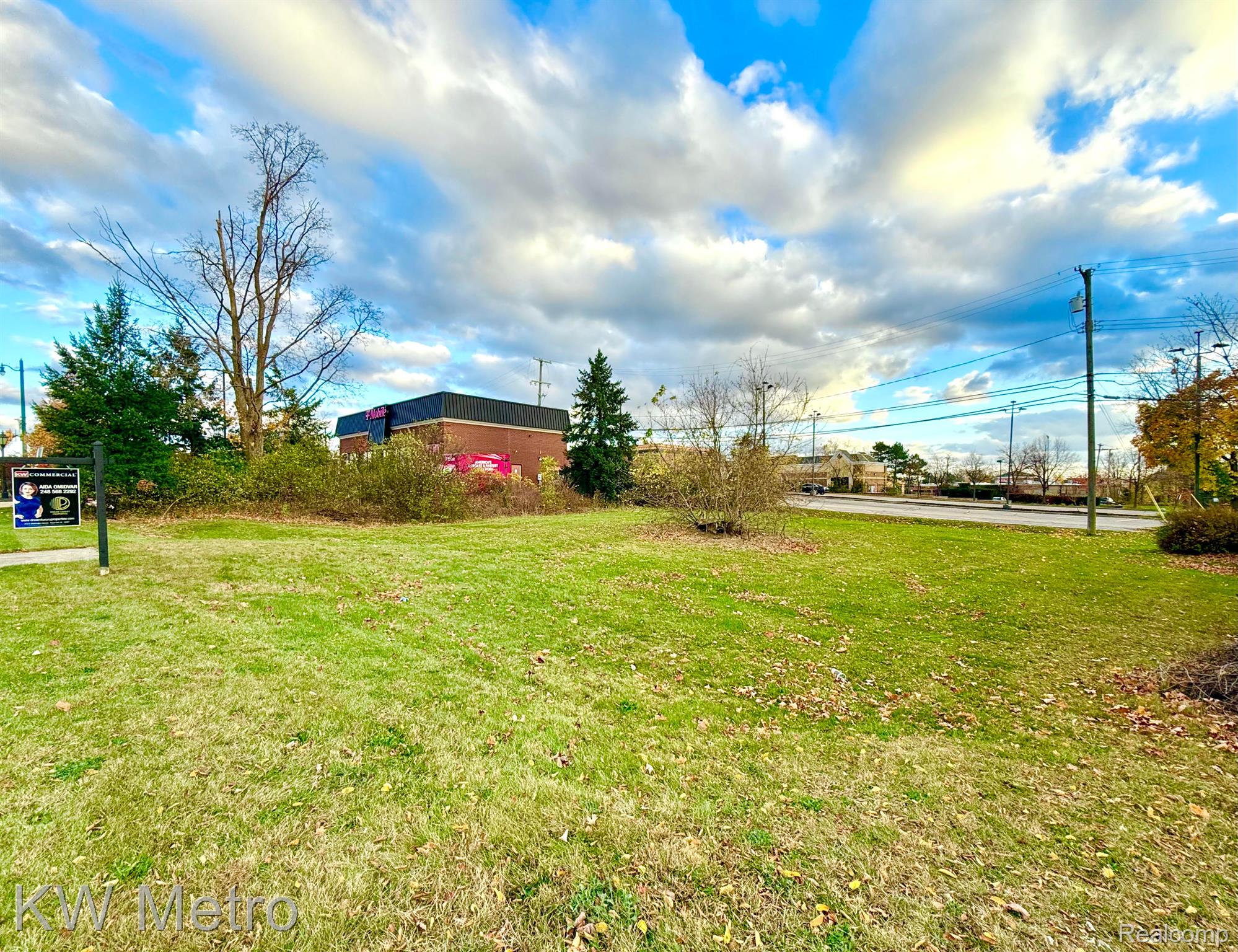 Lot 12,13 Novi Rd