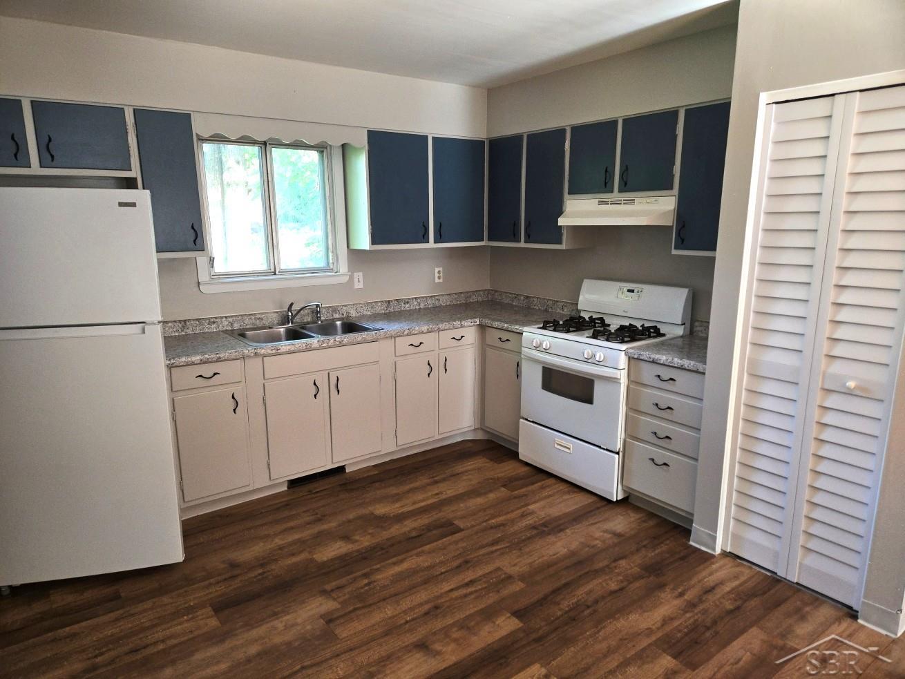 3900 Bauer Drive