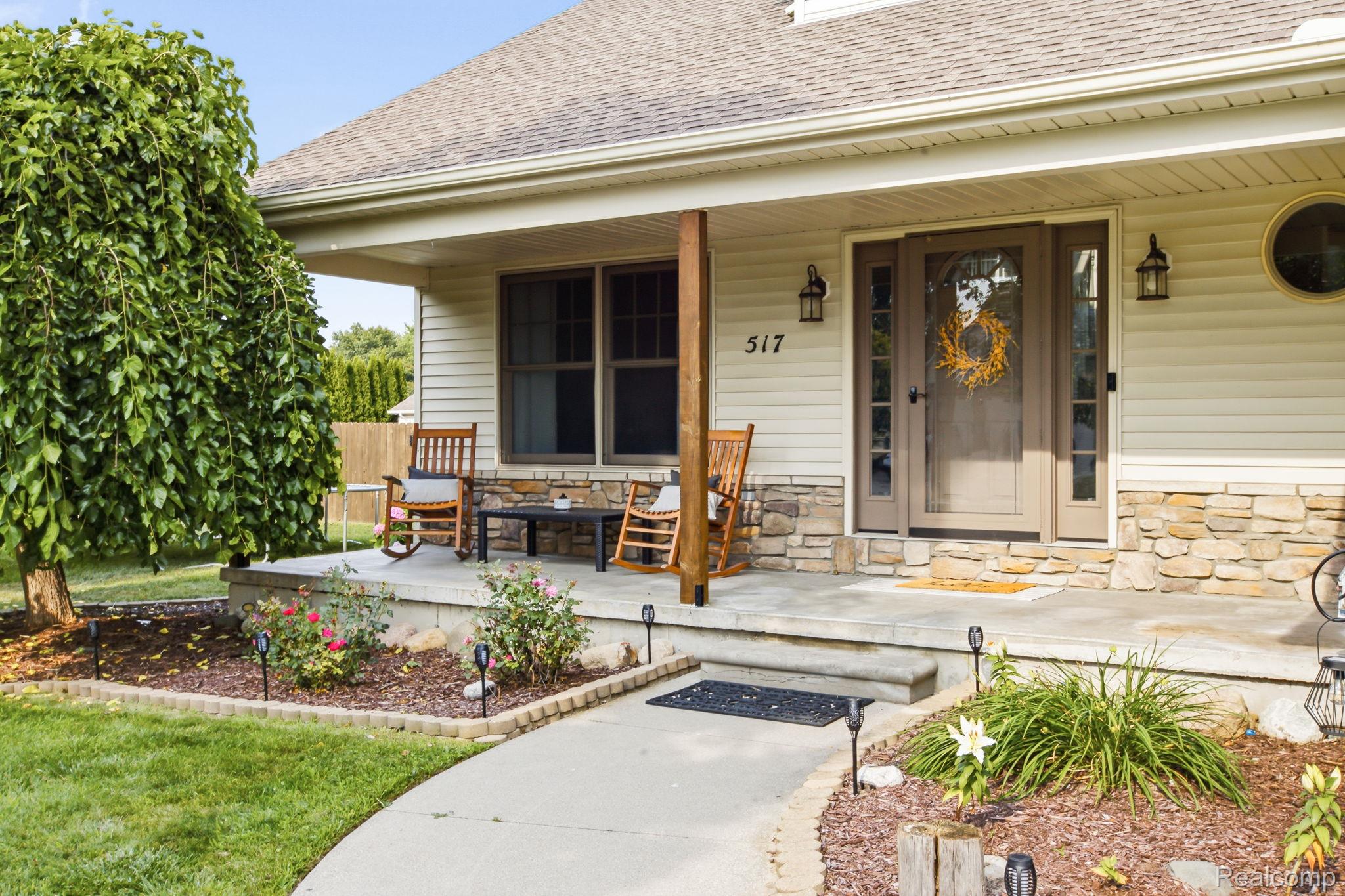 517 Kelli Avenue