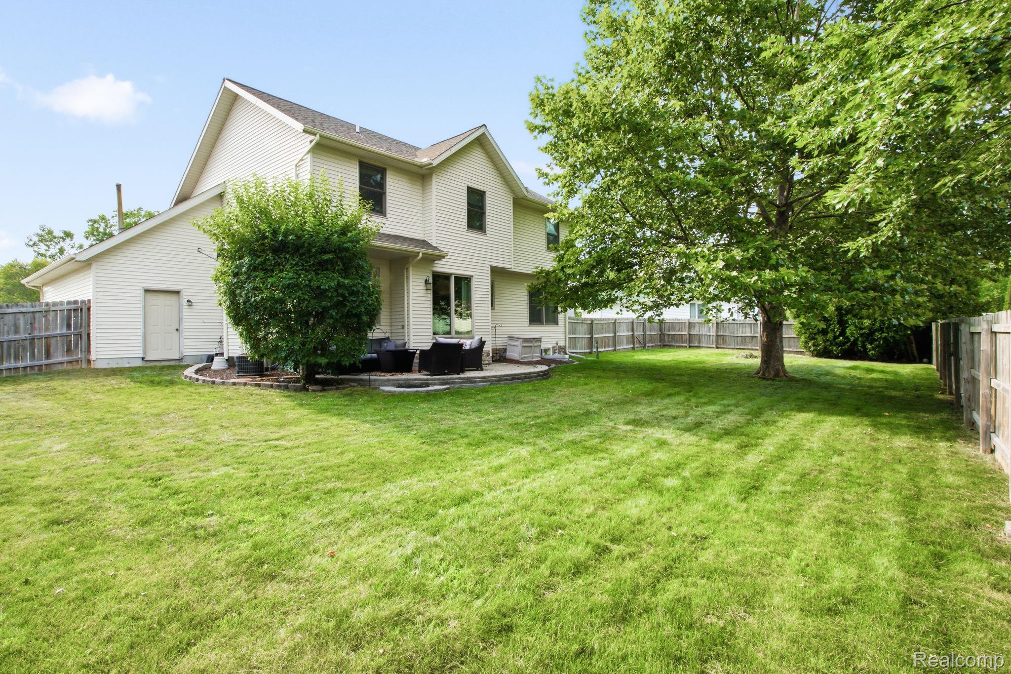 517 Kelli Avenue