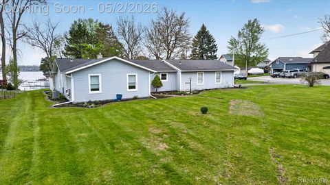 2264 Crane Road Fenton Charter Township MI 48430