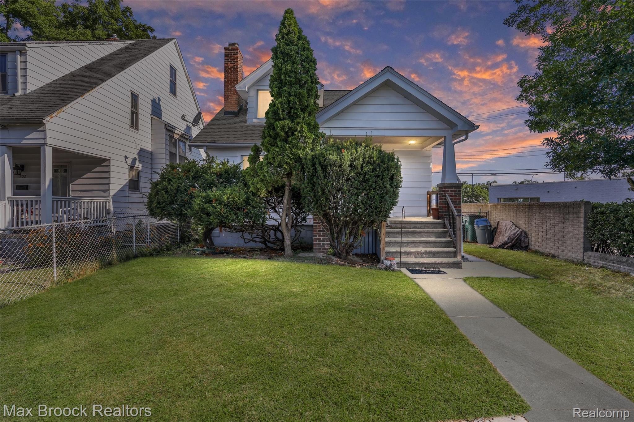 168 W Bennett Avenue