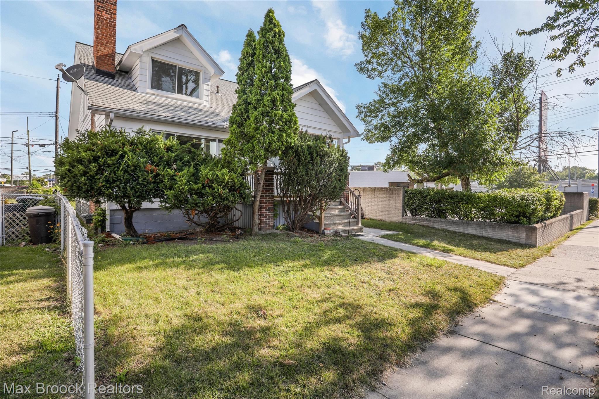 168 W Bennett Avenue