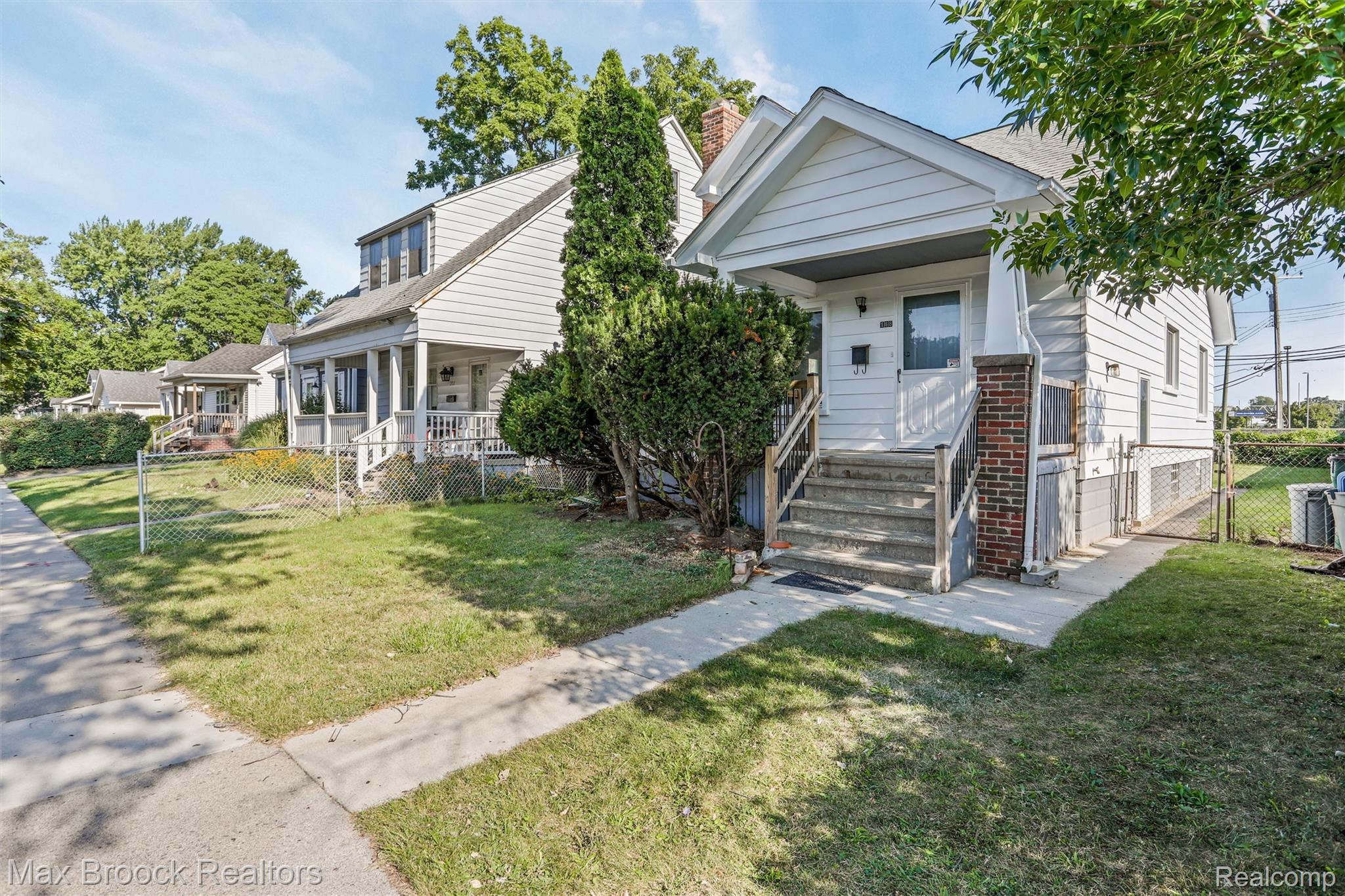 168 W Bennett Avenue