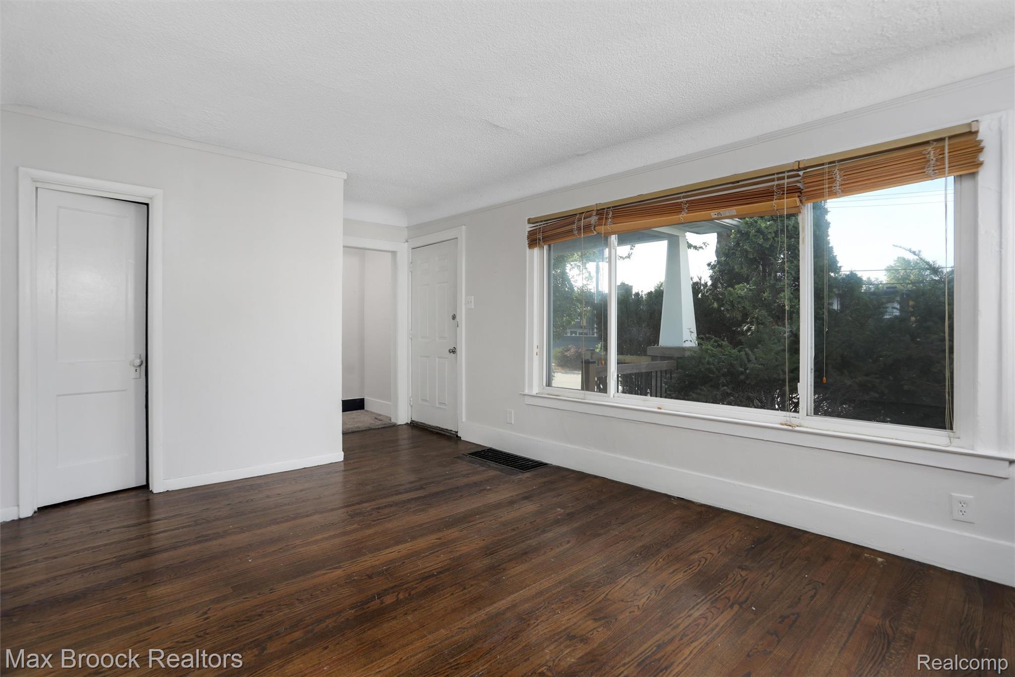 168 W Bennett Avenue