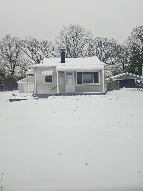 780 Palmer Drive Pontiac City MI 48342