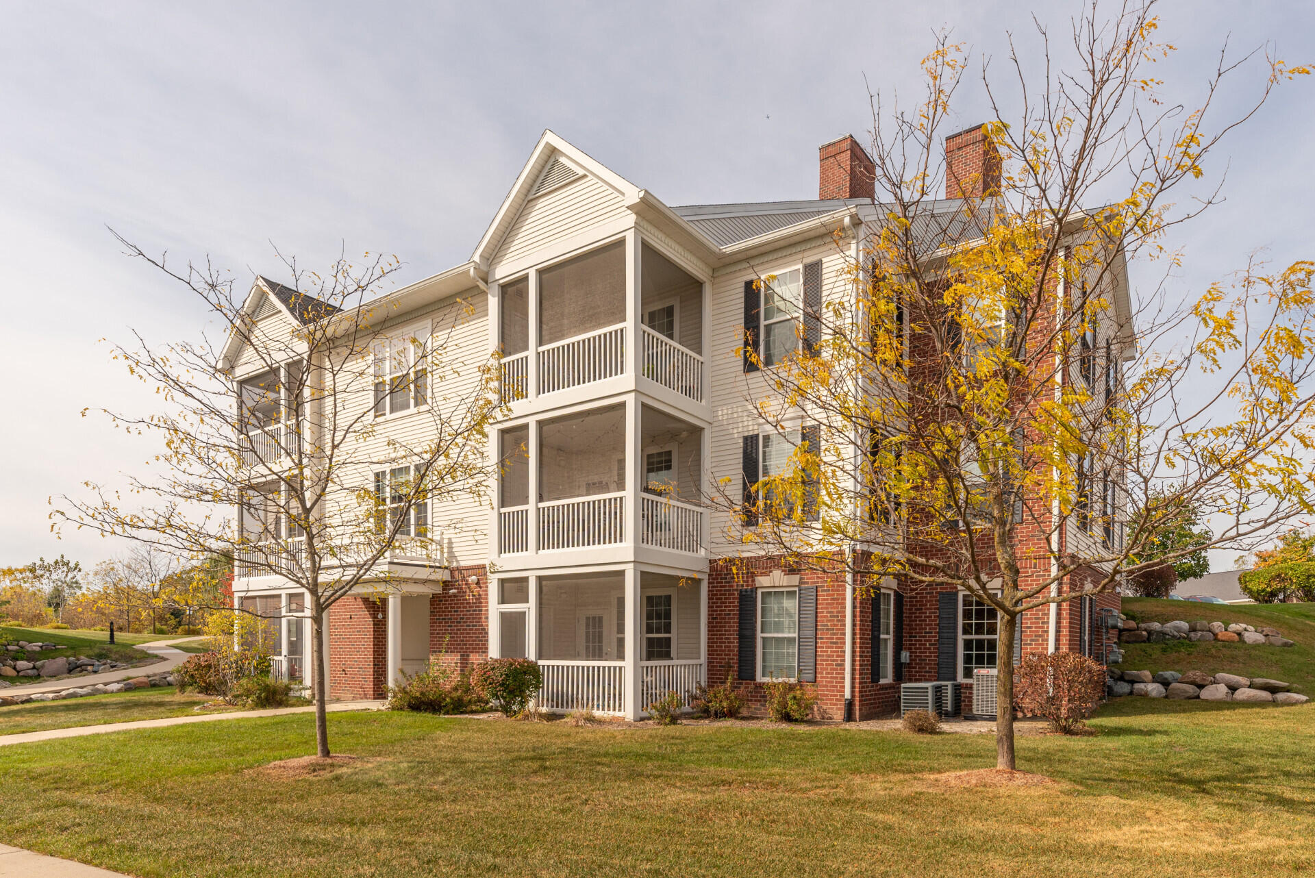 1008 W Summerfield Glen Circle