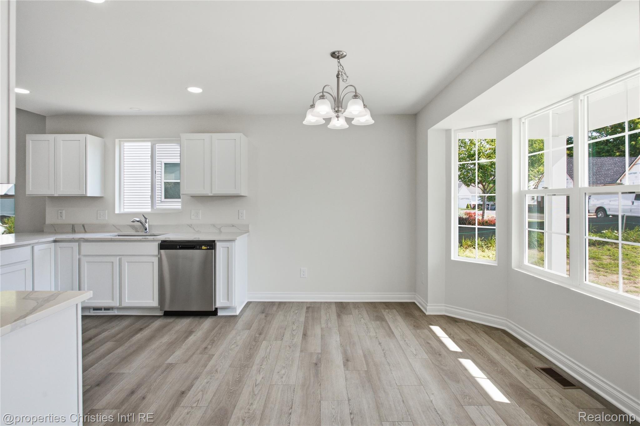 757 Nelsons Ridge 2