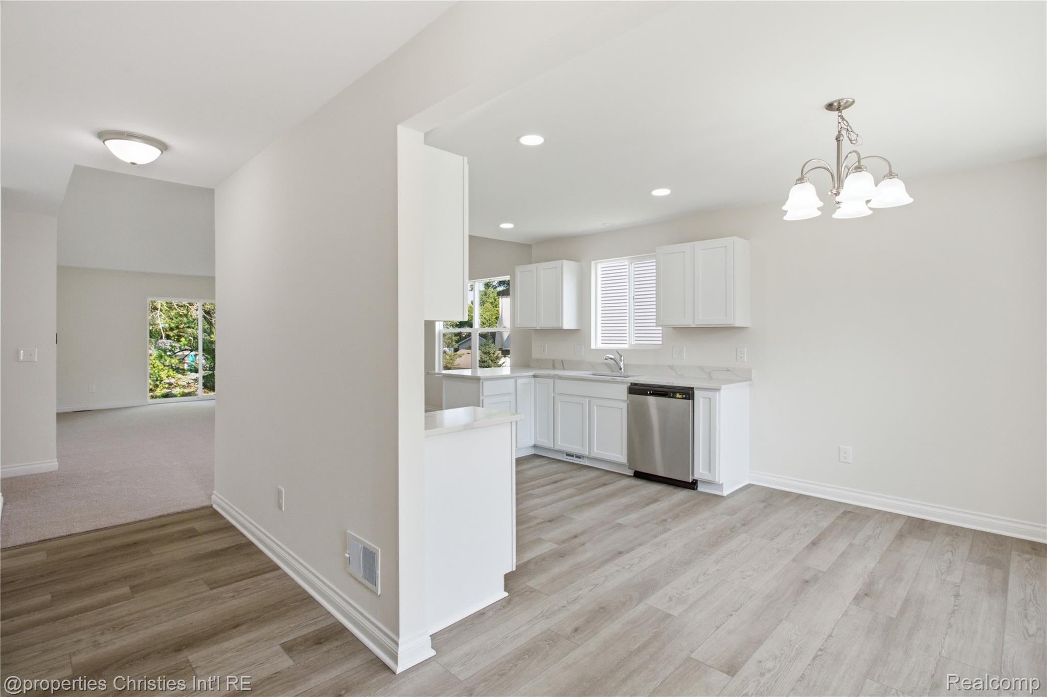 757 Nelsons Ridge 2