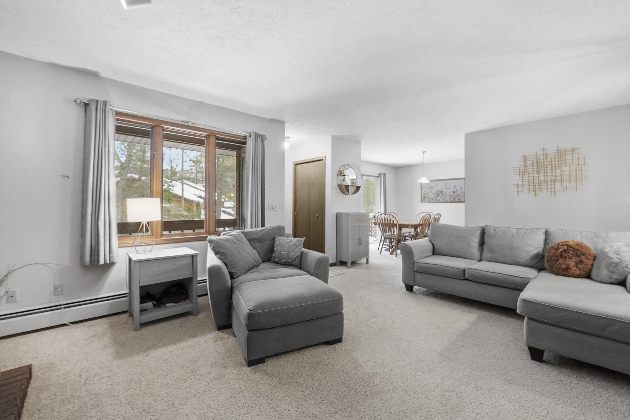 3906 Sherwood Forest Drive