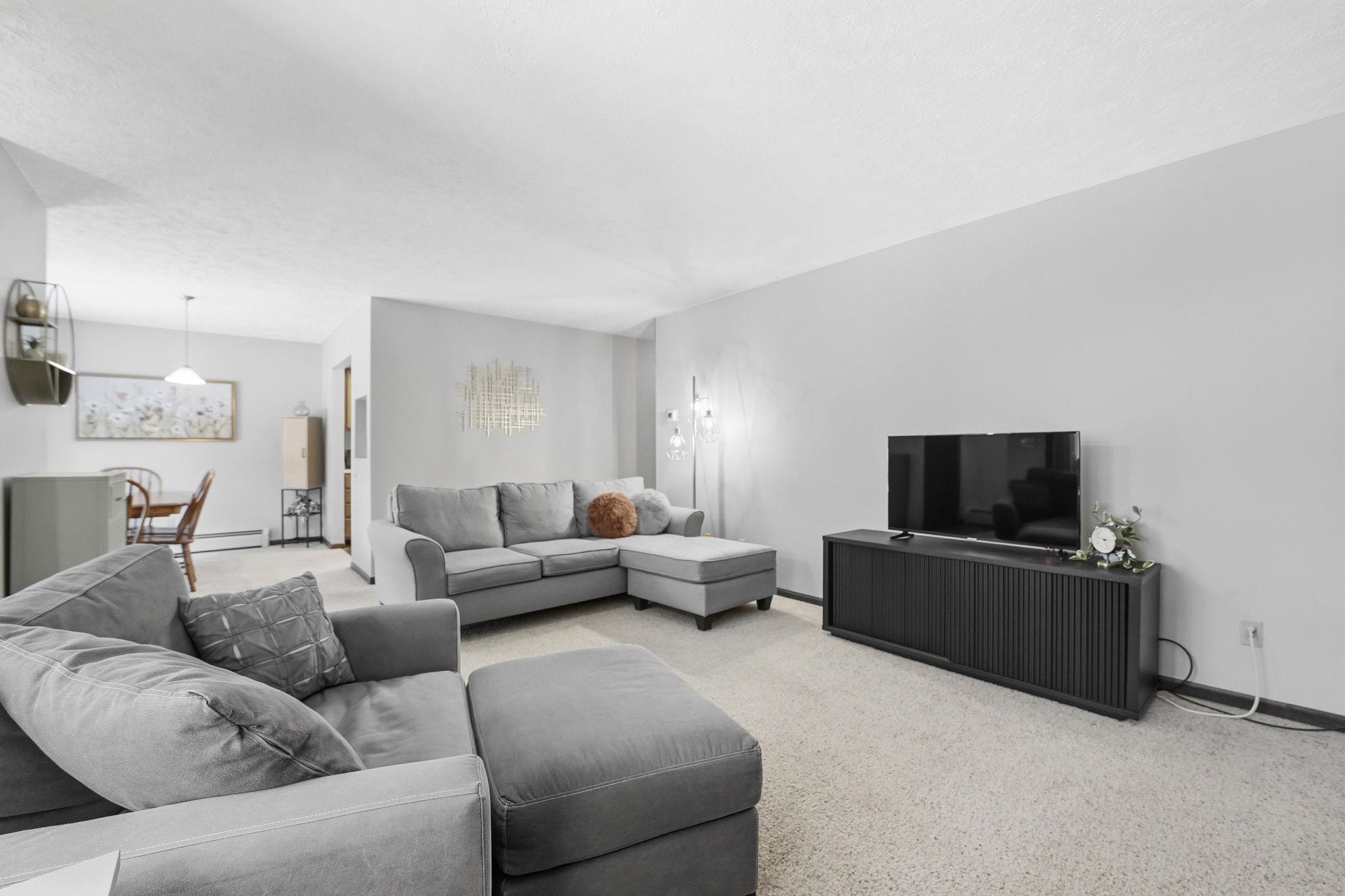 3906 Sherwood Forest Drive