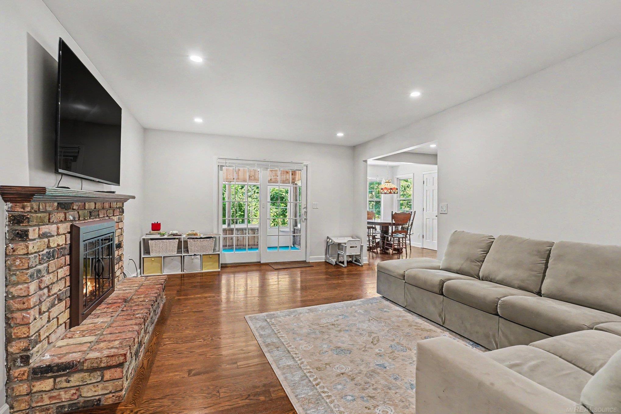 3229 Delevan Drive