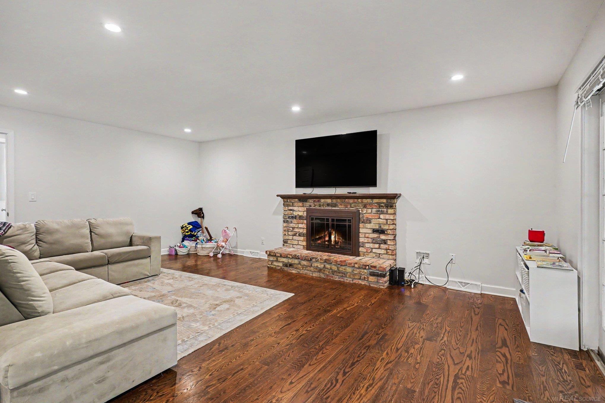 3229 Delevan Drive