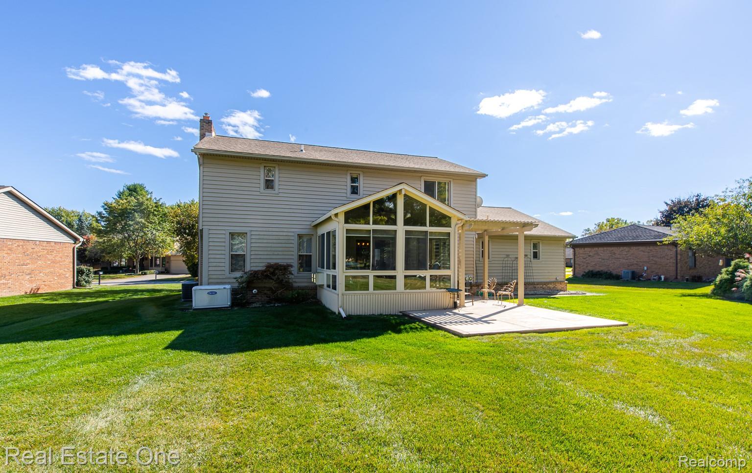 1536 Royal Crescent Street