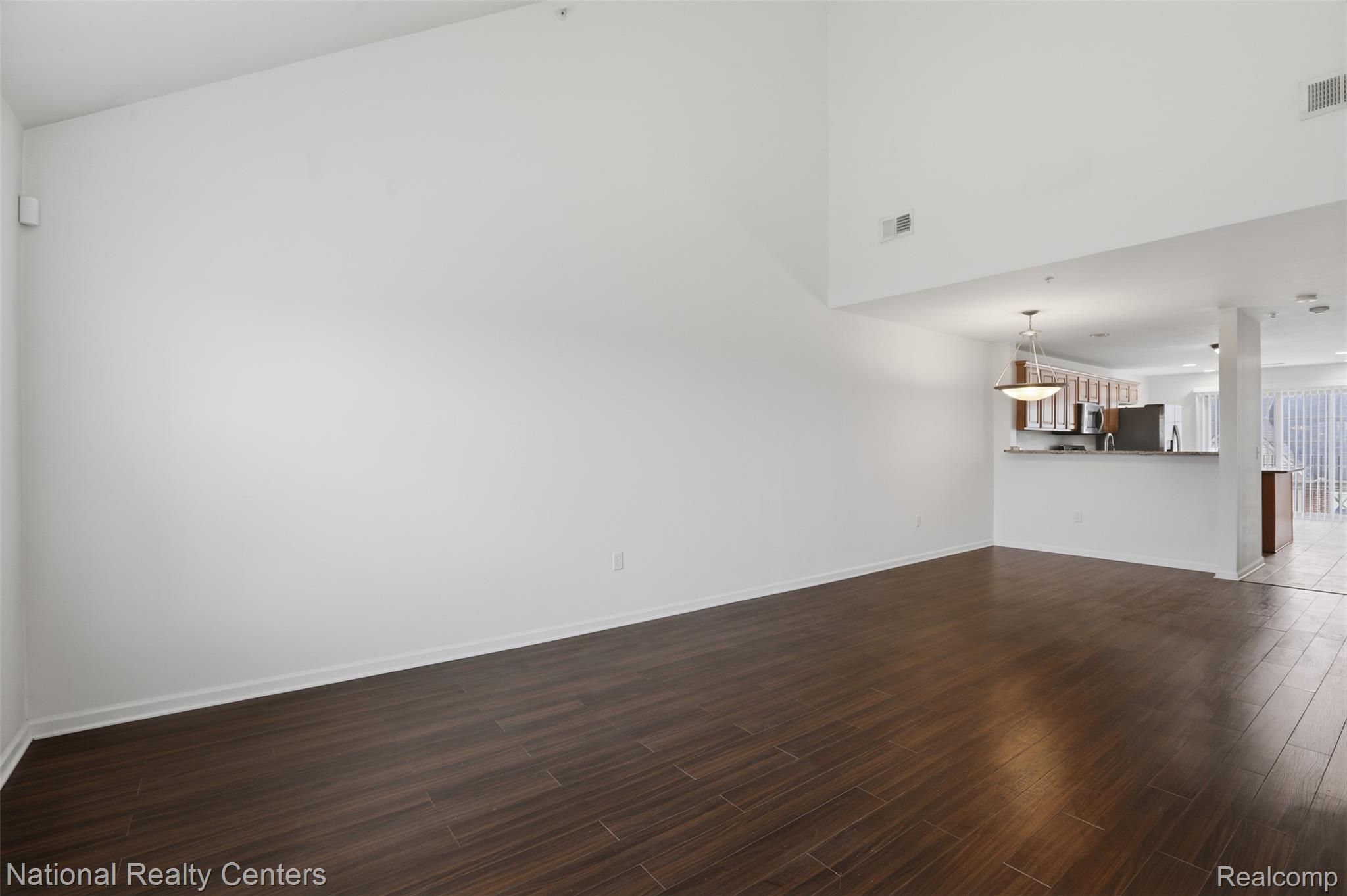 39647 Springwater Drive