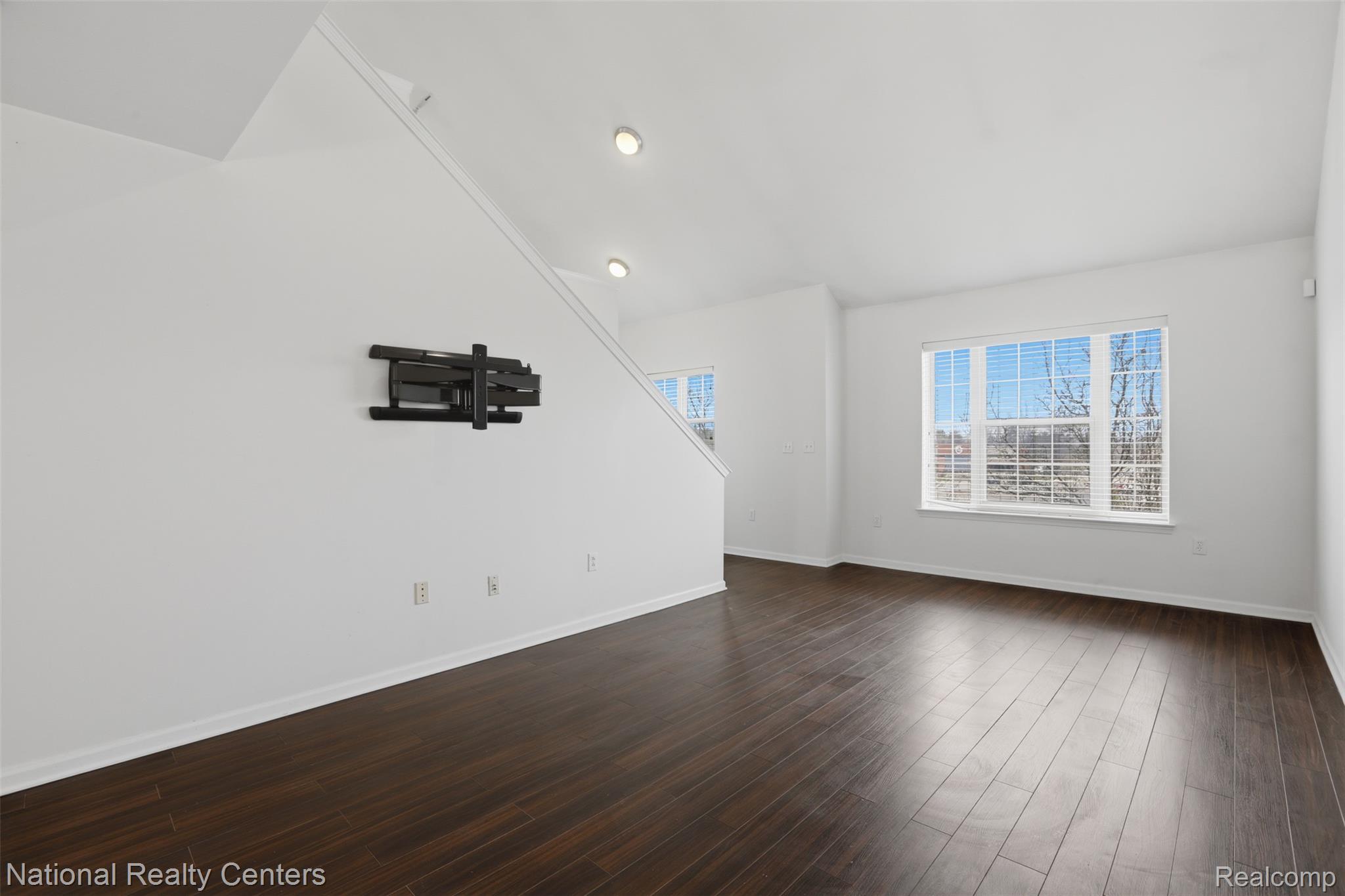 39647 Springwater Drive