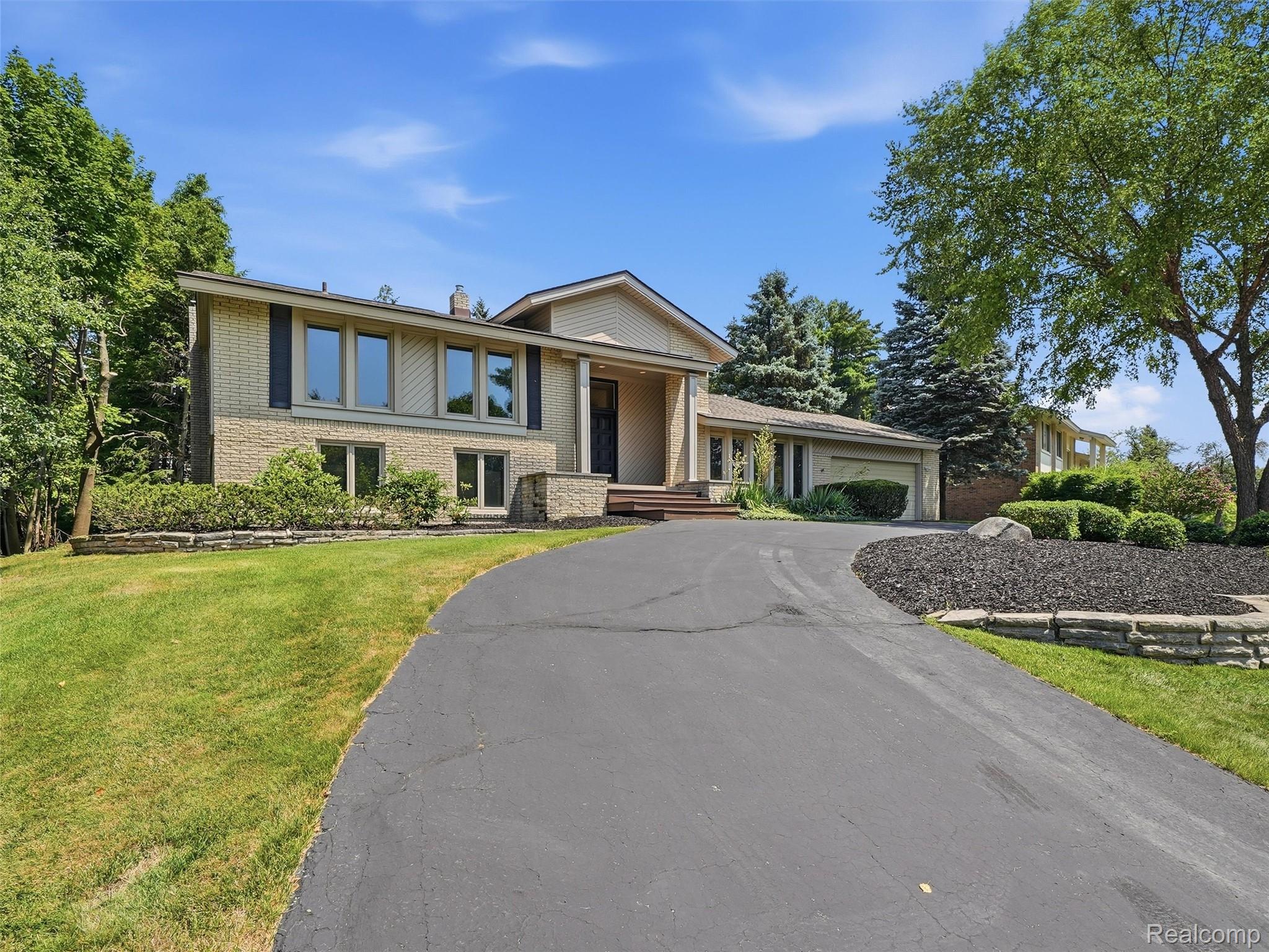 3300 Woodview Lake Road
