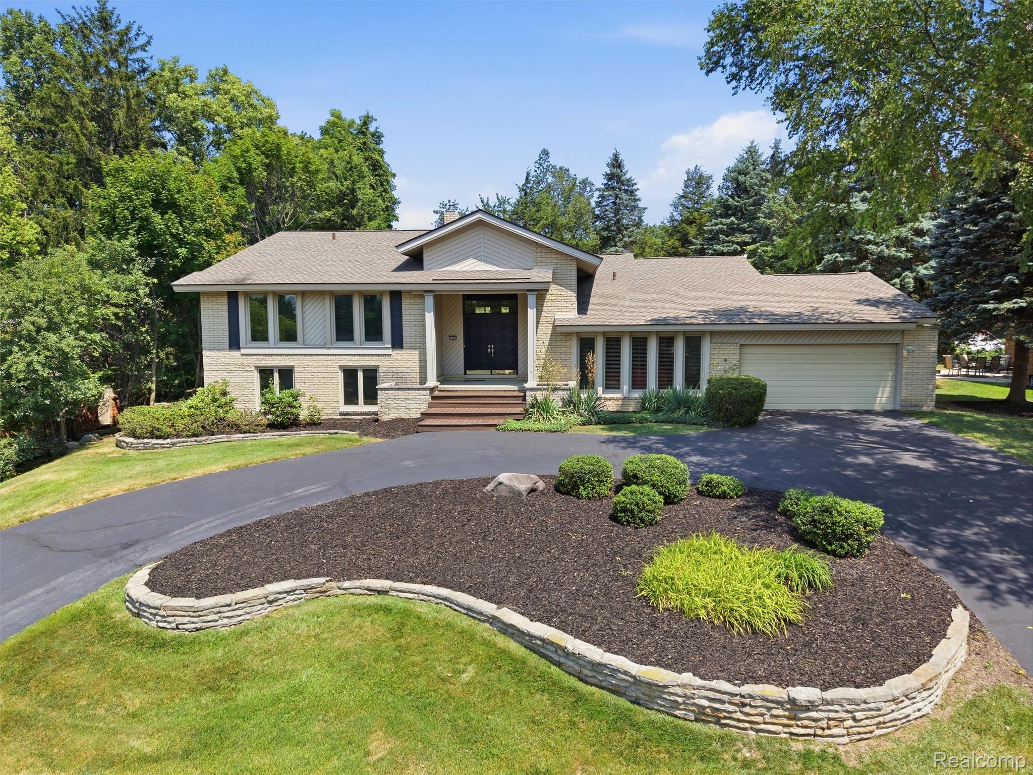 3300 Woodview Lake Road