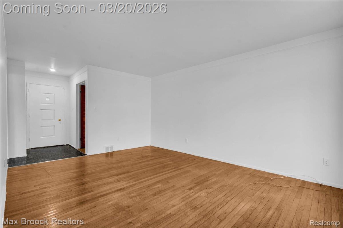 15447 Rudland Street