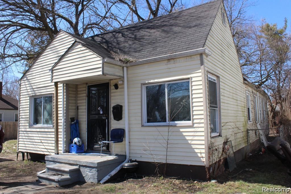 Photo of 20251 Chapel Street, Detroit City, MI 48219 (MLS # 20261014219)