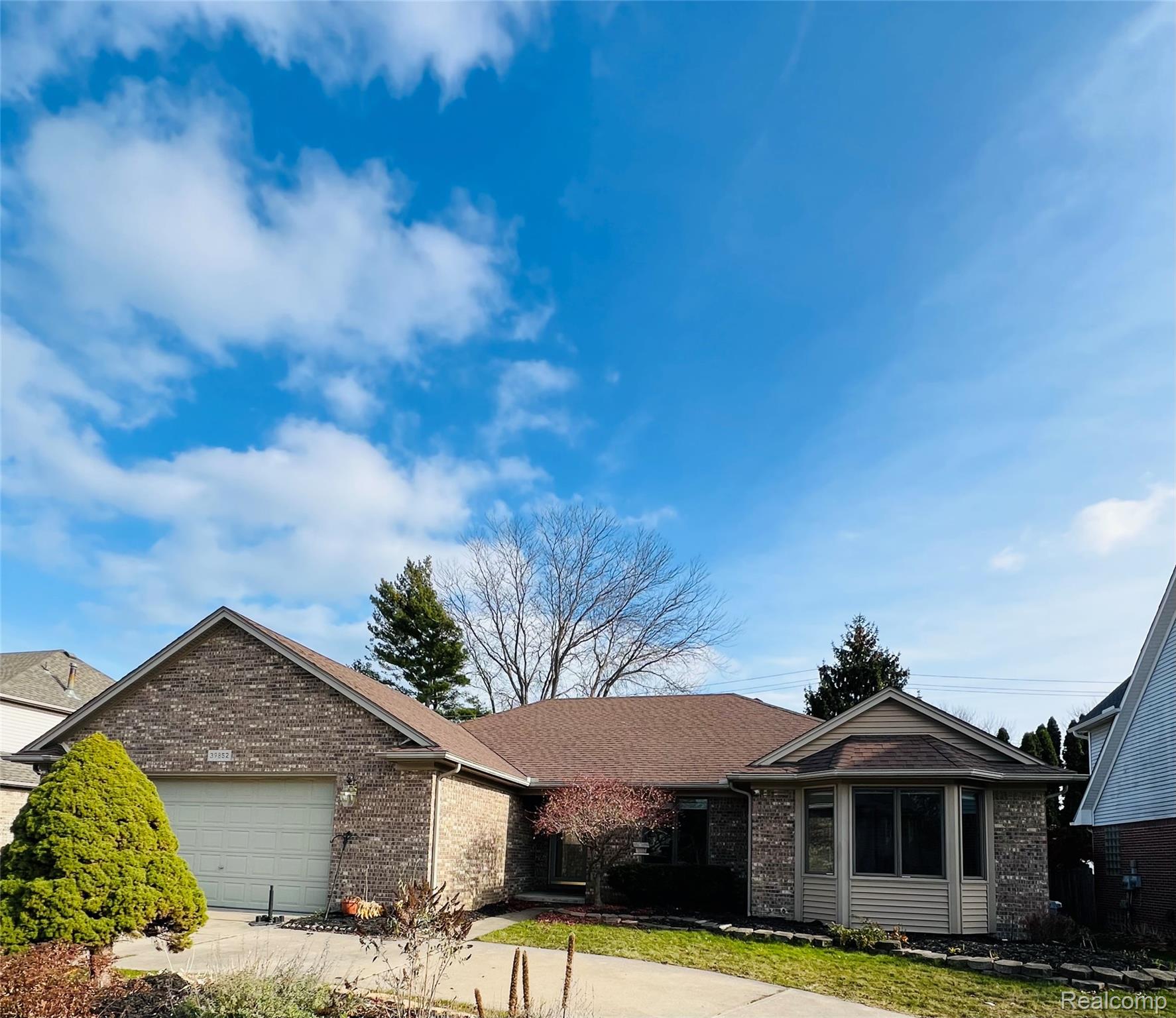 39852 Southpointe Avenue