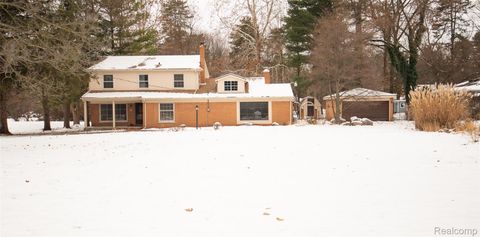 21875 Beech Road Southfield City MI 48033