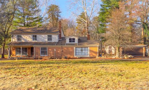 21875 Beech Road Southfield City MI 48033