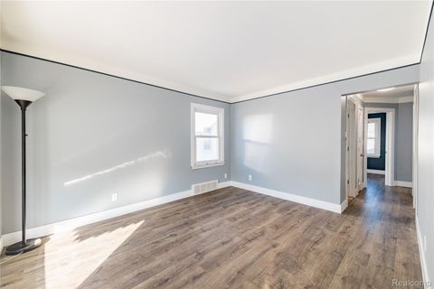 Tiny photo for 472 Mayflower Avenue, Lincoln Park City, MI 48146 (MLS # 20251060886)