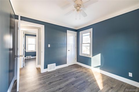 Tiny photo for 472 Mayflower Avenue, Lincoln Park City, MI 48146 (MLS # 20251060886)